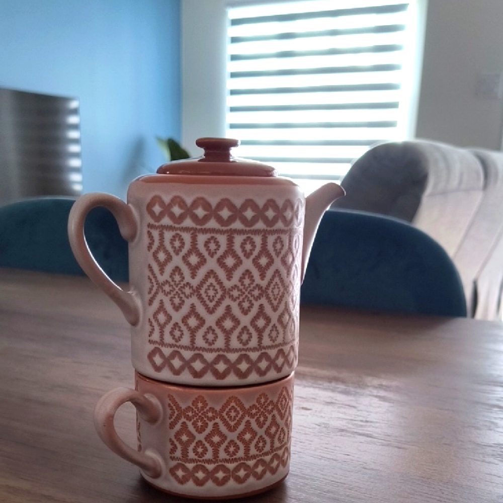 Patterned Ceramic Teapot and Cup Set - Terracotta Color